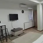 Hana Apartman 04