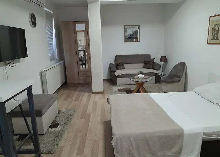 Hana Apartman 04